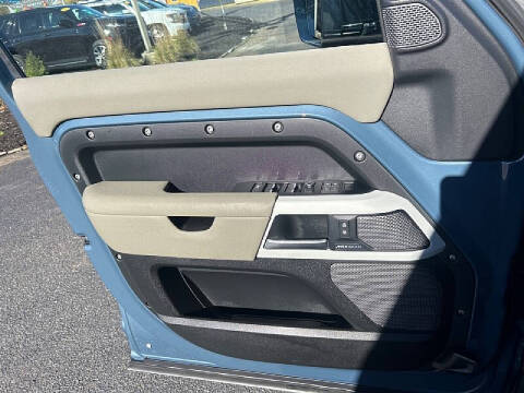 2020 Land Rover Defender 110 SE