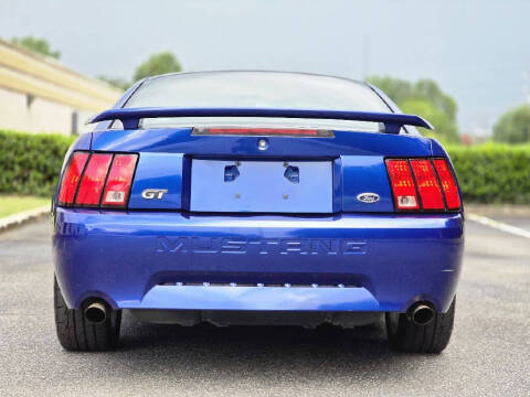 2004 Ford Mustang GT Deluxe