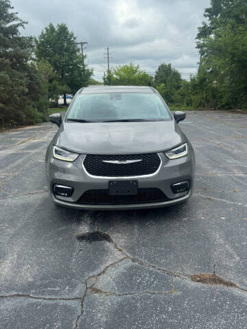 2023 Chrysler Pacifica Touring L