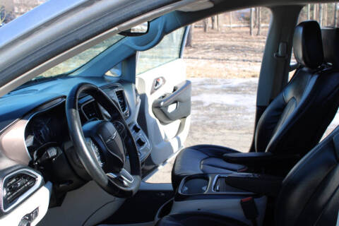 2017 Chrysler Pacifica Touring-L Plus