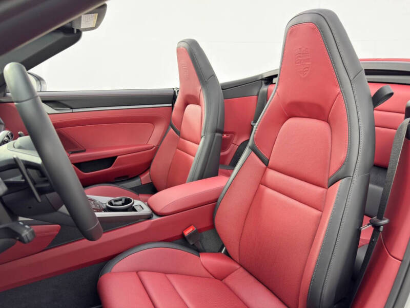 2025 Porsche 911 Carrera