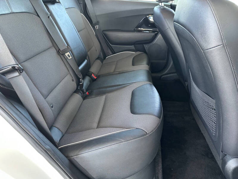 2021 Kia Niro EX - Photo 19