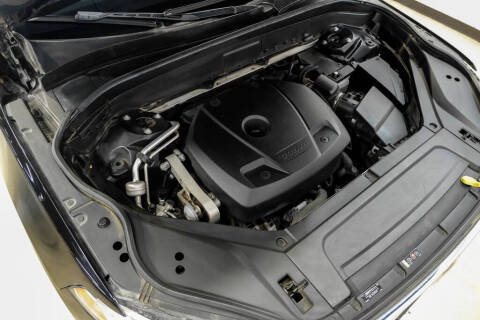 2017 Volvo XC90 T6 Momentum