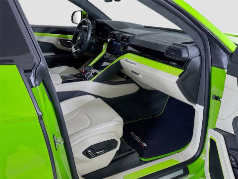 2022 Lamborghini Urus