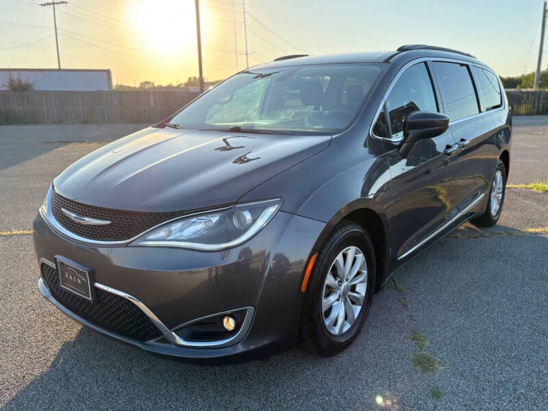 2017 Chrysler Pacifica Touring-L