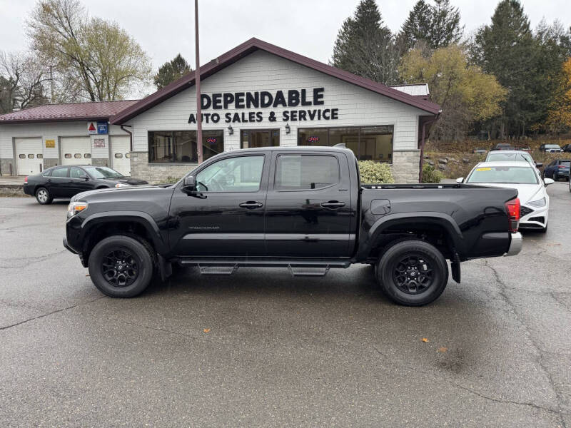 2022 Toyota Tacoma SR5's photo