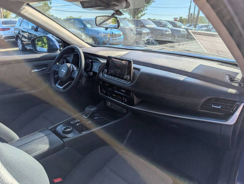 2022 Nissan Rogue SV