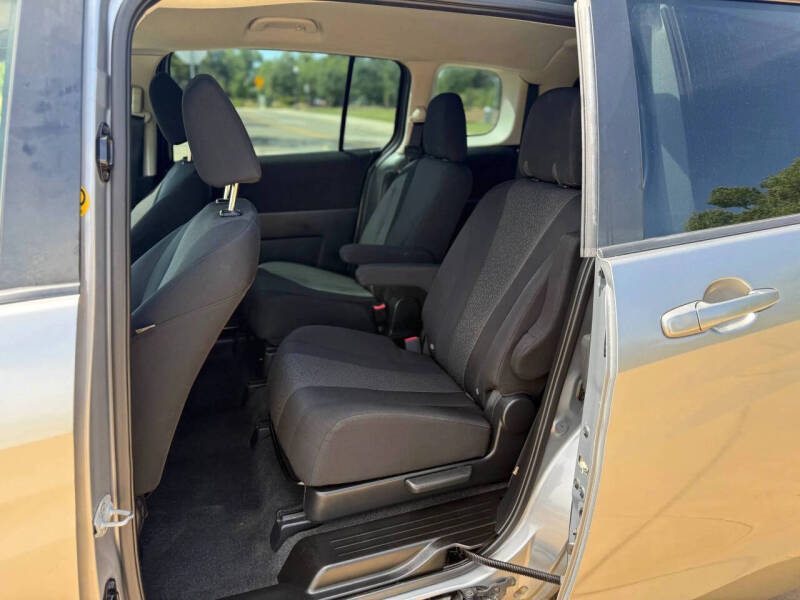 2012 Mazda MAZDA5 Sport