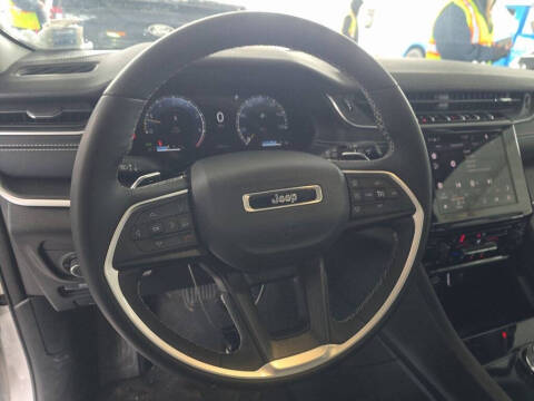 2023 Jeep Grand Cherokee Laredo