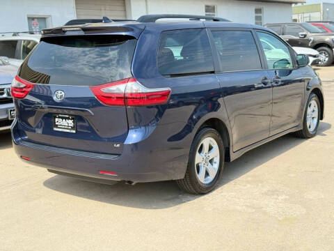 2020 Toyota Sienna LE 8-Passenger
