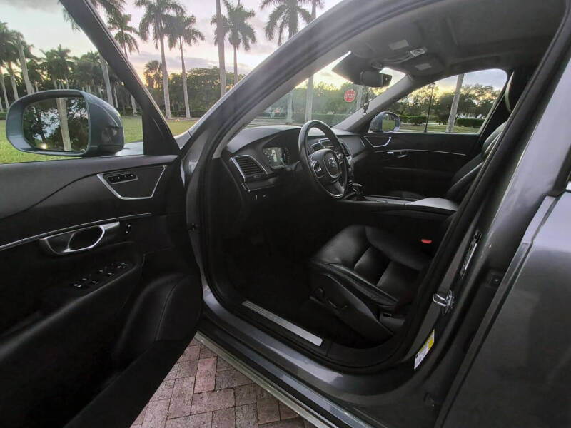 2020 Volvo XC90 T5 Momentum