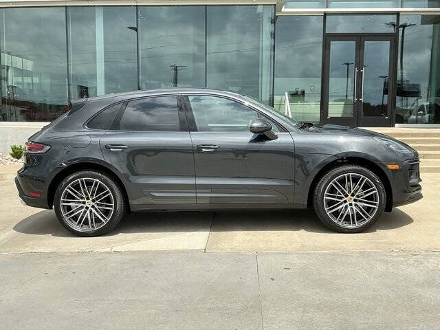2025 Porsche Macan