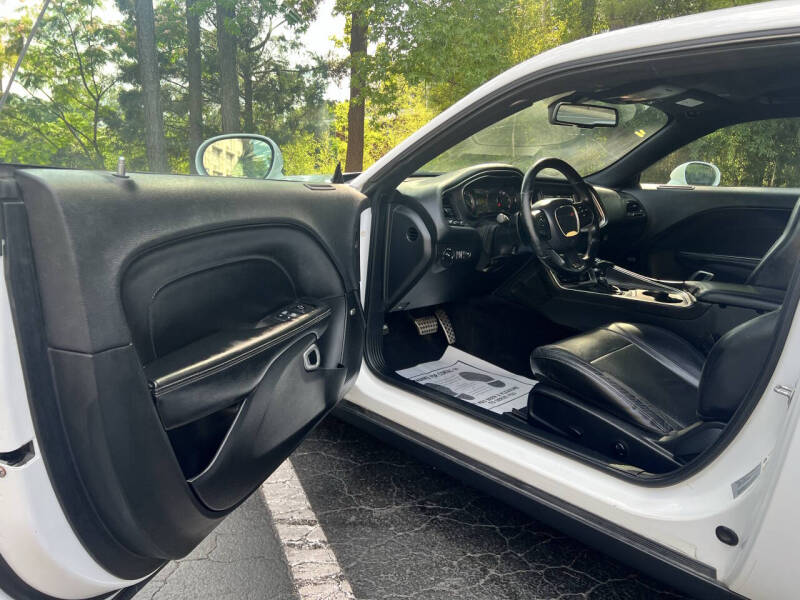 2017 Dodge Challenger R/T Plus Shaker