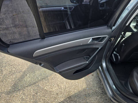 2015 Volkswagen Golf TDI S