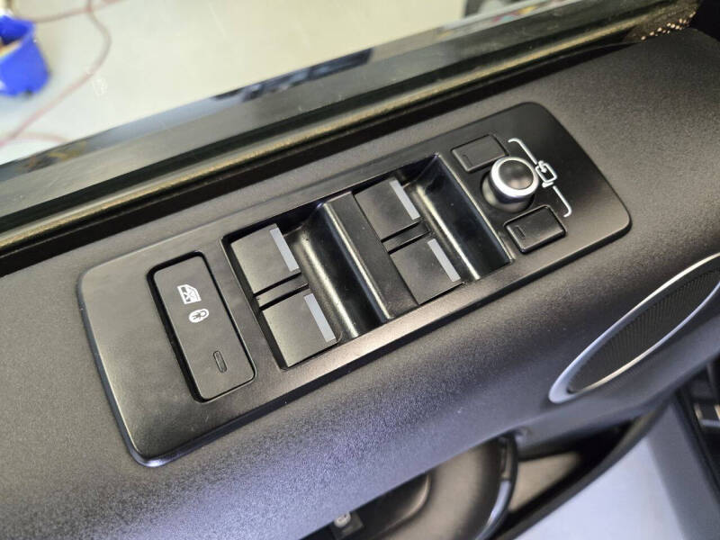 2020 Land Rover Discovery SE