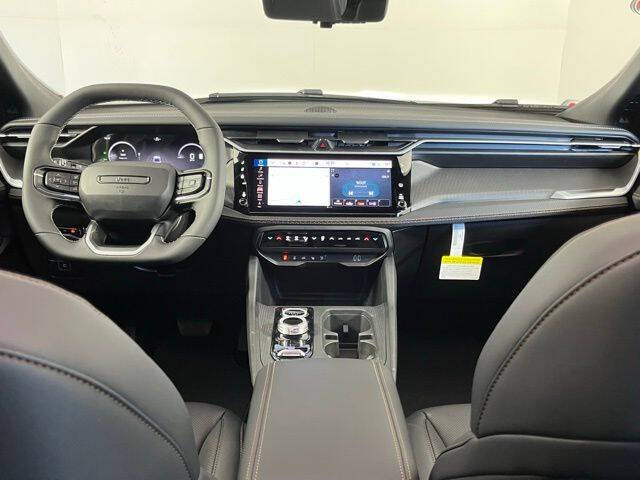 2026 Jeep Cherokee Overland