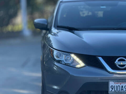 2017 Nissan Rogue Sport SV