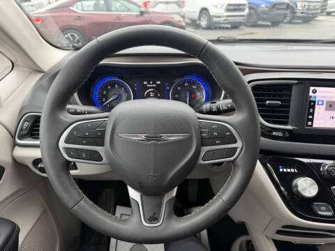2024 Chrysler Voyager LX