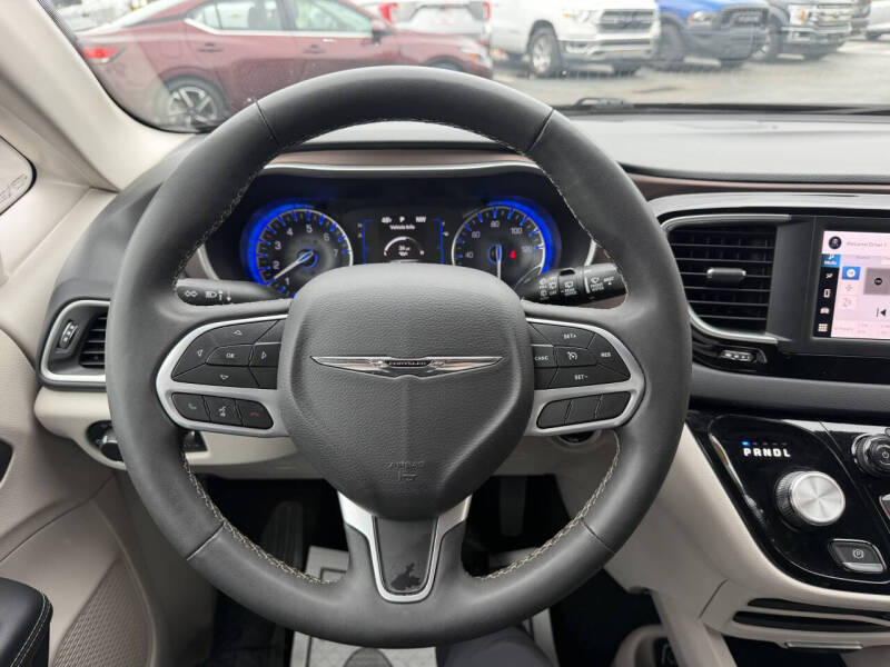 2024 Chrysler Voyager LX