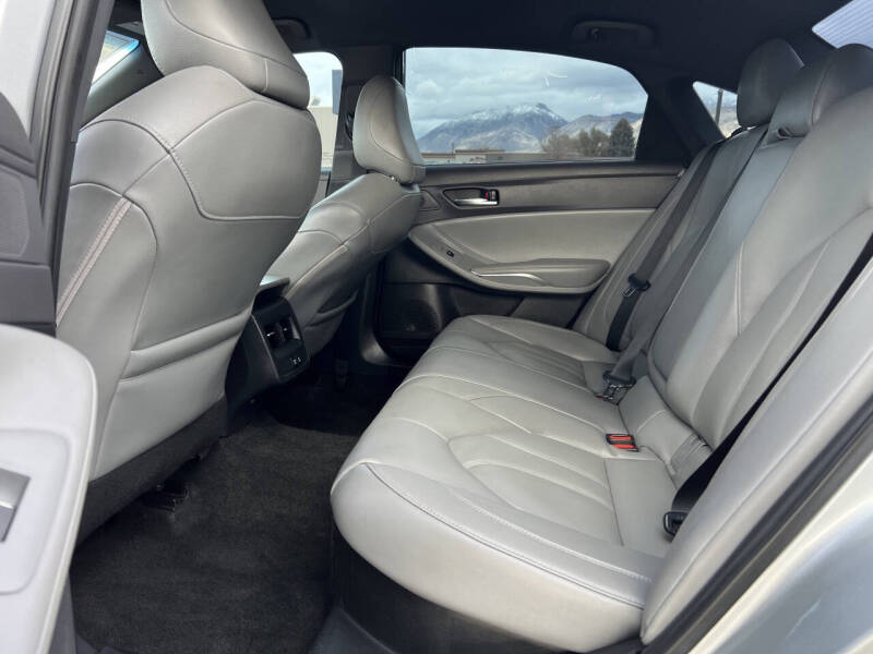 2021 Toyota Avalon Hybrid XLE