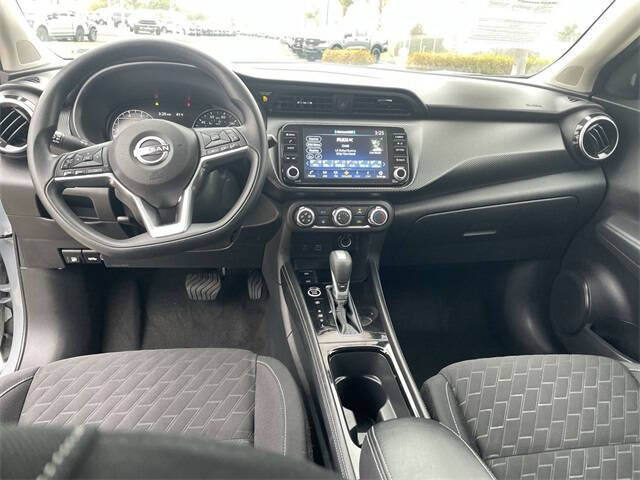 2023 Nissan Kicks SV