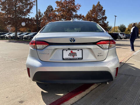 2025 Toyota Corolla Hybrid LE