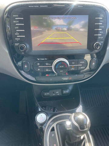 2017 Kia Soul +
