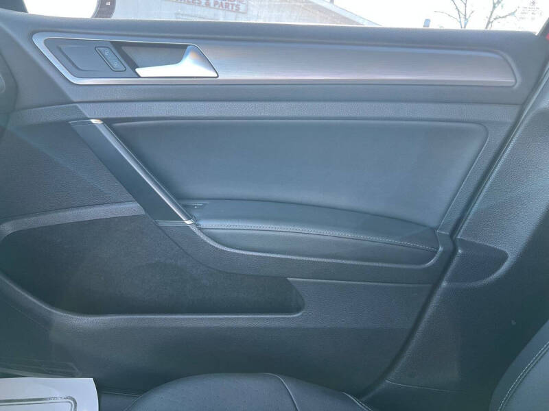 2015 Volkswagen Golf TSI S