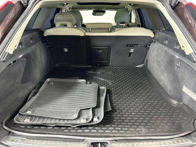 2017 Volvo V90 Cross Country T6