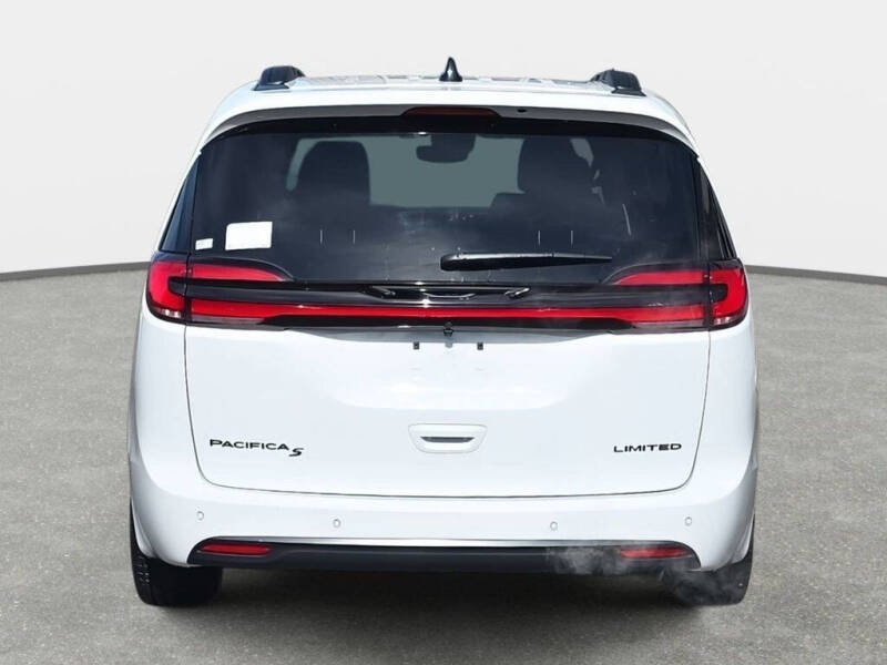 2027 Chrysler Pacifica Limited