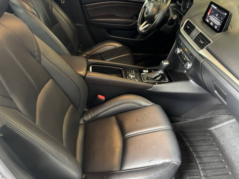 2018 Mazda MAZDA3 Touring