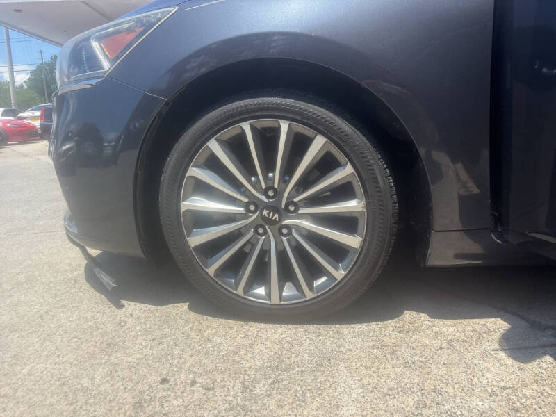 2017 Kia Cadenza Premium