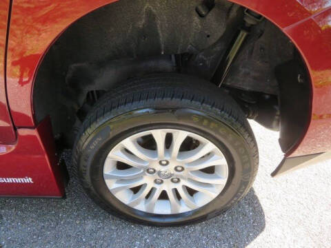 2017 Toyota Sienna XLE Premium 8-Passenger