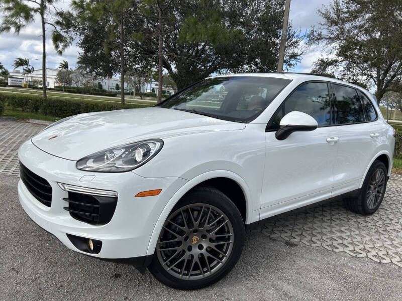 2017 Porsche Cayenne Platinum Edition