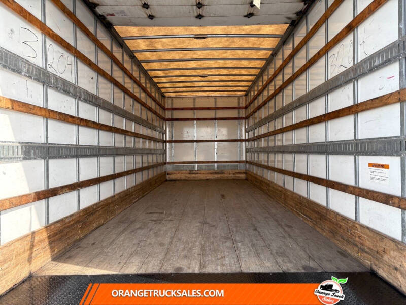 2020 Freightliner M2 106