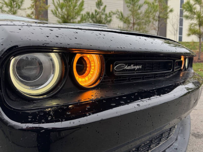 2017 Dodge Challenger 392 HEMI Scat Pack Shaker