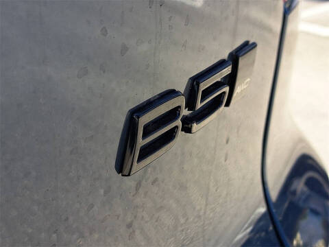 2026 Volvo XC40 B5 Ultra Black Edition