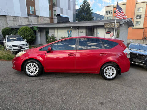 2012 Toyota Prius v Two