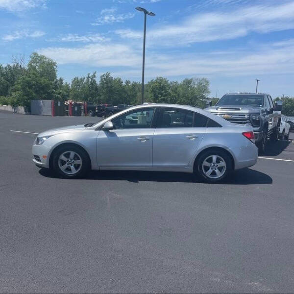 2013 Chevrolet Cruze 1LT photo 2