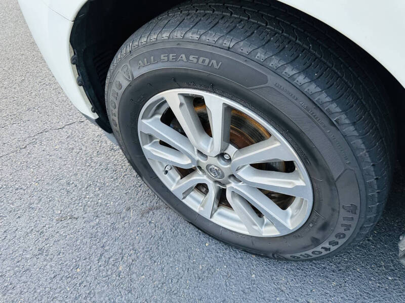 2016 Nissan Pathfinder SV