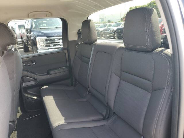 2024 Nissan Frontier SV