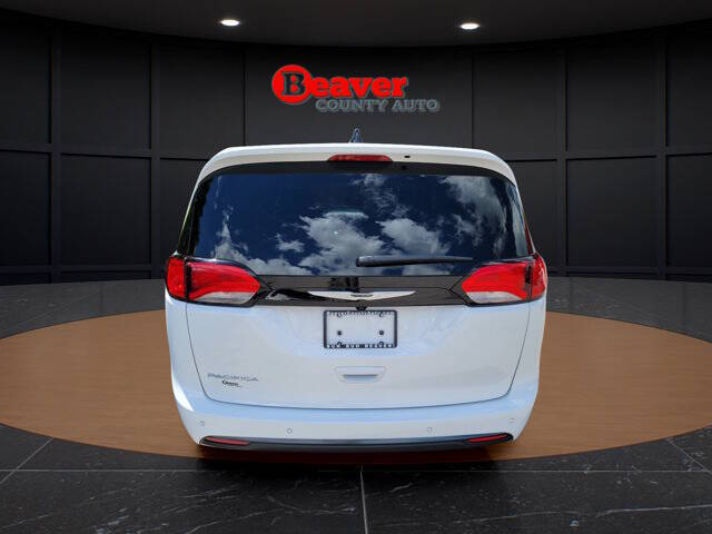 2027 Chrysler Pacifica LX