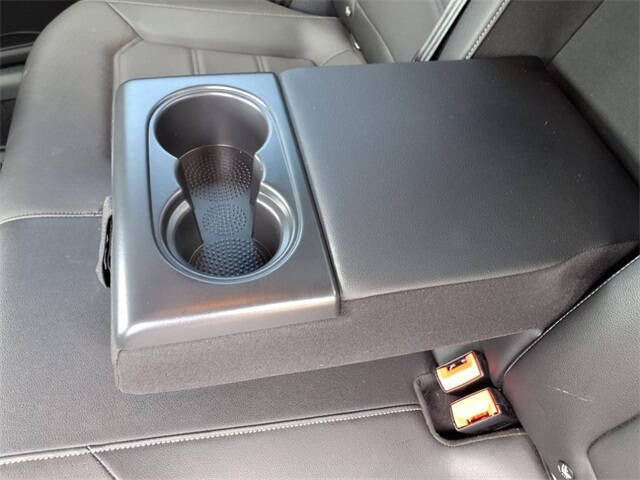 2022 Volkswagen Passat R-Line