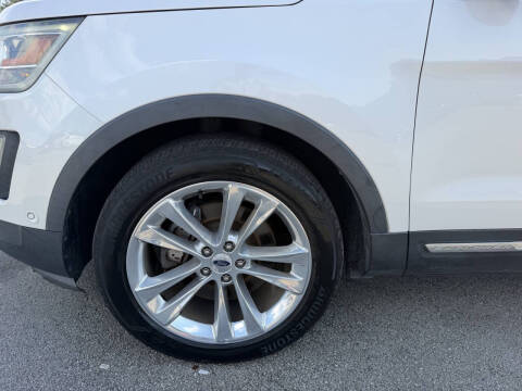 2017 Ford Explorer Platinum