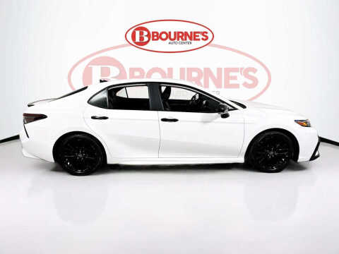 2022 Toyota Camry Hybrid SE Nightshade