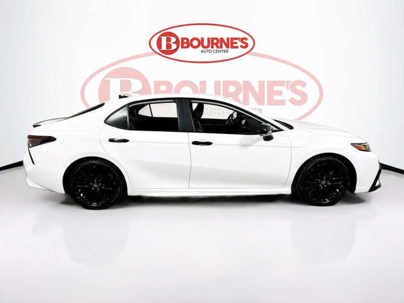 2022 Toyota Camry Hybrid SE Nightshade