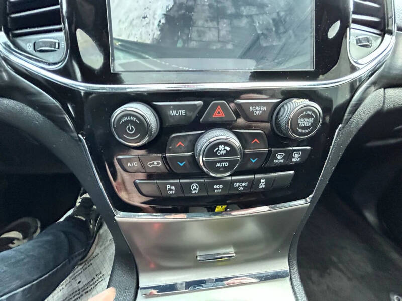 2019 Jeep Grand Cherokee Altitude