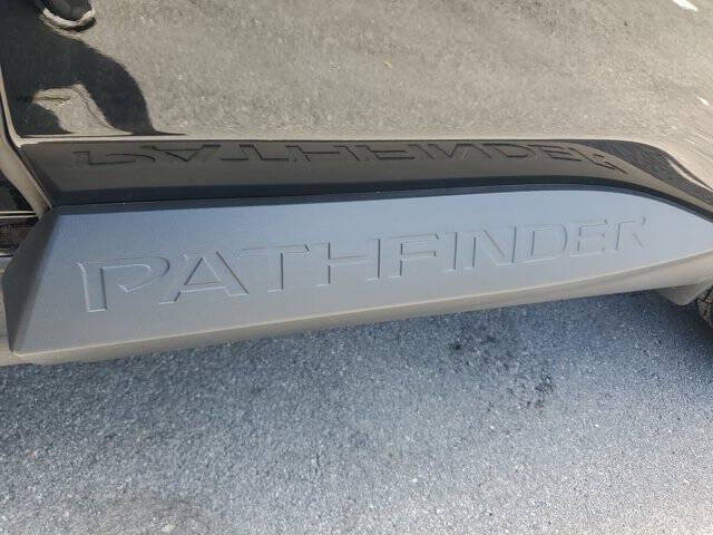 2025 Nissan Pathfinder SV