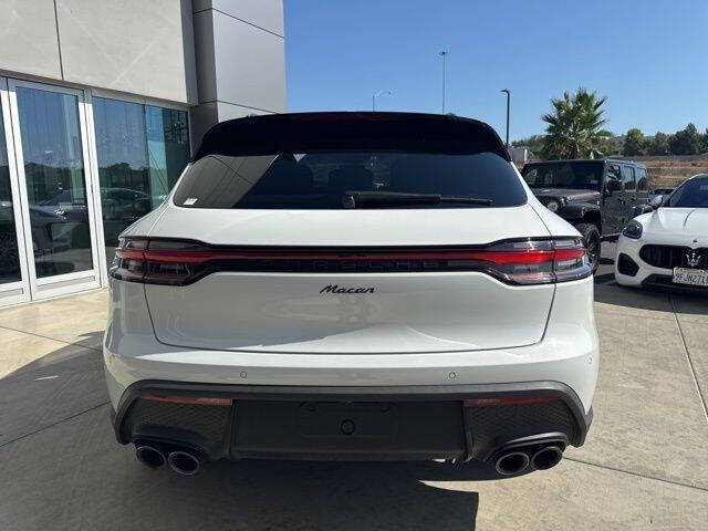 2022 Porsche Macan