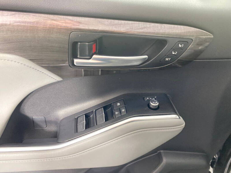 2026 Toyota Highlander Platinum